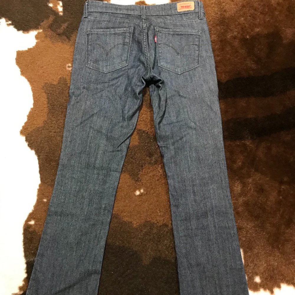 Levis Bootcut Skinny - Picture 2 of 3